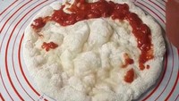 Semua adonan pizza dibuat menggunakan tepung terigu non-GMO jadi lebih sehat. Semua pizza juga baru dibuat sesuai pesanan yang masuk. Jadi ketika sampai di rumah pembeli, pizza masih panas dan teksturnya masih renyah dan lumer. Foto: iL Gusto