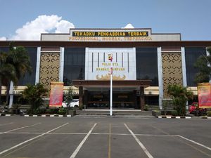 Polisi Ungkap Busana Pejabat Jaksa dan Pengacara Tak Lengkap Saat Digerebek