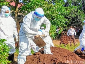 Keluarga Ini Tolak Pemakaman Prokes COVID-19 Karena Ingin Memandikan Jenazah