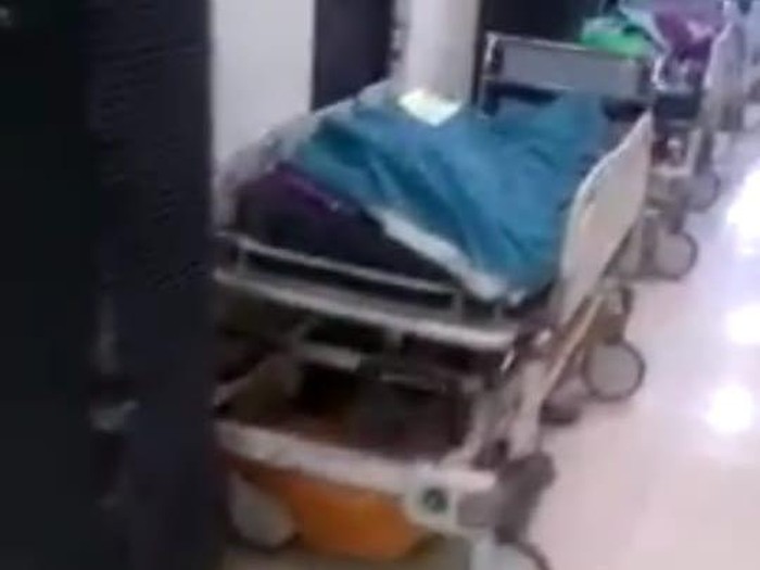 Video antrean panjang pemulasaraan jenazah COVID-19 sempat beredar di medsos. Antrean itu disebut-sebut terjadi di RSUD Jombang.