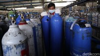 Menteri Koordinator Bidang Kemaritiman dan Investasi (Menko Marves) Luhut Binsar Pandjaitan meminta pasokan oksigen industri dikonversi untuk memenuhi kebutuhan medis.