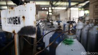 Selain terjadi kelangkaan, harga oksigen juga mengalami kenaikan.
