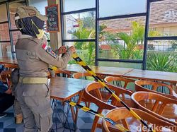 Kursi-Meja Restoran dan Kafe di Banyuwangi yang Masih Dine In Disegel