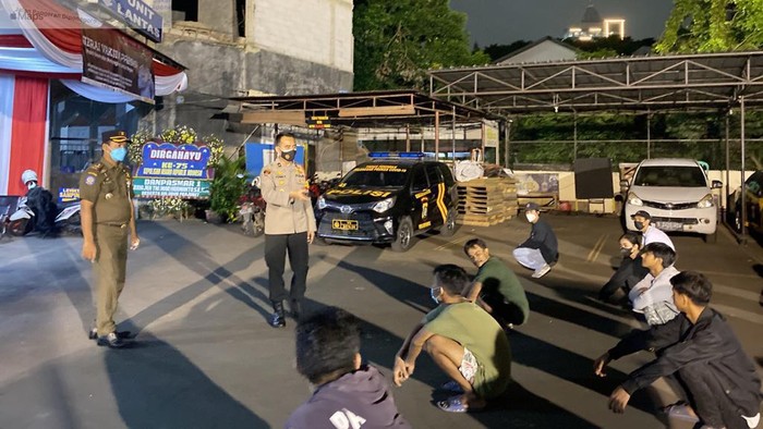 Puluhan remaja nongkrong di Menteng, Jakpus diamankan
