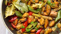 Kerang hijau saus tiram pedas bisa jadi pilihan lauk makan malam. Kerang yang kenyal gurih dibalut saus tiram yang gurih sedap. Cara meraciknya bisa kamu lihat di resep ini. Foto: iStock