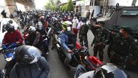 Kasat Lantas Polres Metro Jaksel, Kompol Sri Widodo, kepada CNN Indonesia mengatakan bahwa kendaraan-kendaraan tersebut disiapkan karena sempat terjadi kisruh antara petugas dan pengendara di ruas jalan tersebut. Namun ditegaskan Widodo, rantis dan panser hanya difungsikan untuk menutup jalan agar kendaraan tak bisa melintas.