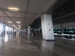 Singgung WHO, Ini Alasan Pemerintah Tak Tutup Perjalanan Luar Negeri
