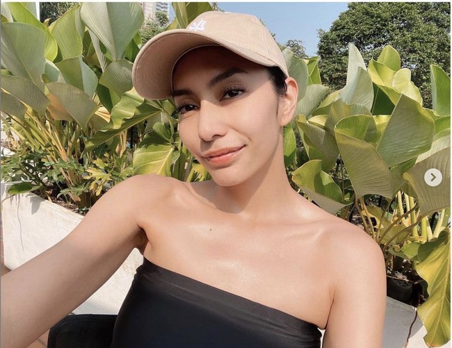 “Alhamdulillah isoman hari ke 5, semua yang aku rasain masih aman terkendali. Badan berasa fit tanpa gejala tambahan cuman penciuman aja masih ilang ilang an. Makan apapun masih ada rasanya. Tanpa demam, flu, sesak dan batuk juga. Bersyukur bangetttt!!! Buat aku mindset itu paling utama buat naikkin imun,” demikian Tyas Mirasih berkisah dalam unggahannya di Instagram @tyasmirasih. Foto: Dok. Instagram @ tyasmirasih