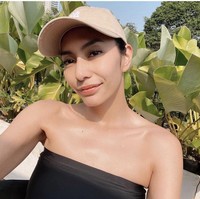 “Alhamdulillah isoman hari ke 5, semua yang aku rasain masih aman terkendali. Badan berasa fit tanpa gejala tambahan cuman penciuman aja masih ilang ilang an. Makan apapun masih ada rasanya. Tanpa demam, flu, sesak dan batuk juga. Bersyukur bangetttt!!! Buat aku mindset itu paling utama buat naikkin imun,” demikian Tyas Mirasih berkisah dalam unggahannya di Instagram @tyasmirasih. Foto: Dok. Instagram @ tyasmirasih