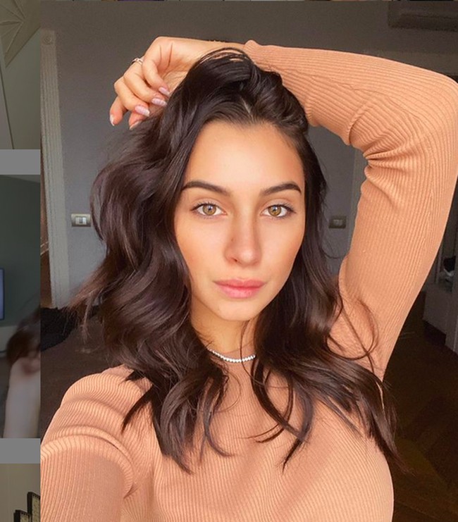 Inilah Benedetta Quagli, kekasih penyerang Italia Federico Chiesa. Di Instagram, Benadetta kerap memamerkan foto seksinya beserta kemesraan dia dengan Chiesa. (Foto: Instagram)