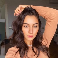 Inilah Benedetta Quagli, kekasih penyerang Italia Federico Chiesa. Di Instagram, Benadetta kerap memamerkan foto seksinya beserta kemesraan dia dengan Chiesa. (Foto: Instagram)