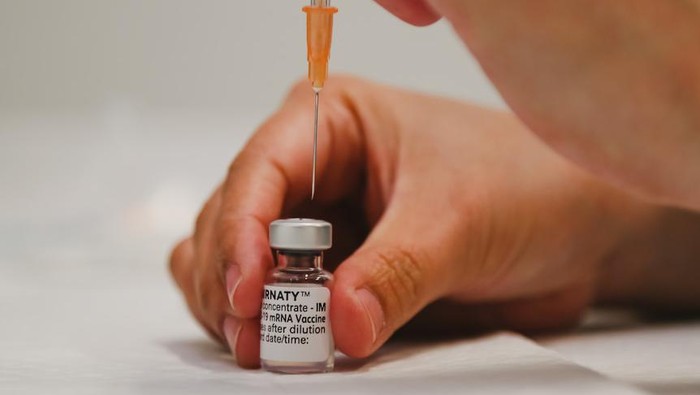 Warga Australia Berusia 40 Tahun ke Bawah Akan Mendapat Vaksin Moderna atau Pfizer