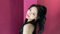 Penyanyi solo perempuan yang tengah naik daun, Olivia Rodrigo memiliki tahun lahir yang sama dengan Yuna dari ITZY. Foto: (dok. ist)