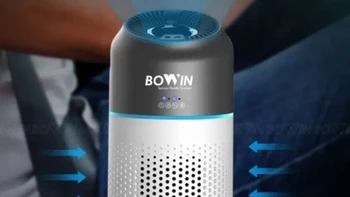 Bowin Air Purifier Oxy Fresh Mini dilengkapi dengan filter dan sensor yang mendeteksi kualitas udara dan sensor gestur tangan. Bentuknya yang portable bisa digunakan di mobil, harganya Rp 700 ribu. Foto: dok Blibli