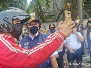 Anies Setop Pekerja di Jakbar: Telepon Bosmu, Bilang Disuruh Gubernur WFH