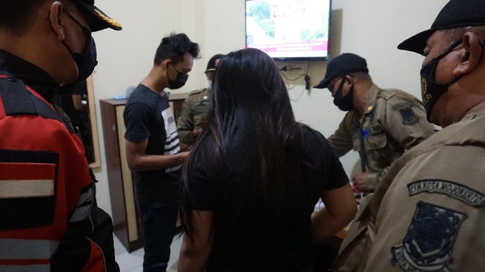 Buah Razia PPKM Darurat di Kota Mojokerto, Ciduk Pasangan Mesum-Warung Terselubung