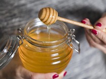 Bukannya Sehat, Kebanyakan Konsumsi Madu Timbulkan 5 Efek Samping