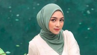 Artis cantik Citra Kirana memiliki usaha kontrakan yang terletak di Bandung, Jawa Barat. Usaha kontrakan yang dimiliki oleh Citra Kirana sendiri merupakan turun-temurun warisan dari keluarganya. Rencananya istri Rezky Aditya itu juga ingin memperluas usaha kontrakannya ke daerah Jakarta. Foto: Instagram @citraciki