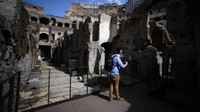 Waktu yang dibutuhkan untuk merestorasi area bawah tanah yaitu selama dua tahun. Proyek ini dipimpin oleh Kementerian Kebudayaan Italia tapi didanai oleh Pendiri dan CEO merek fashion Italia Tods, Diego Della Valle.(Filippo Monteforte/AFP)