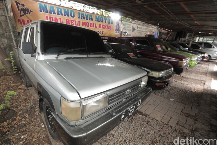 Dealer mobil bekas Marno Jaya Motor fokus menjual mobil tua bekas