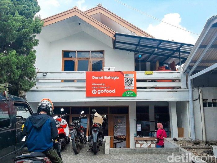 Donat Bahagia Donat Bahagia: Gerai Donat yang Viral di Bandung
