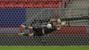 1, 2, 3... Emiliano Martinez Halau Penalti Kolombia