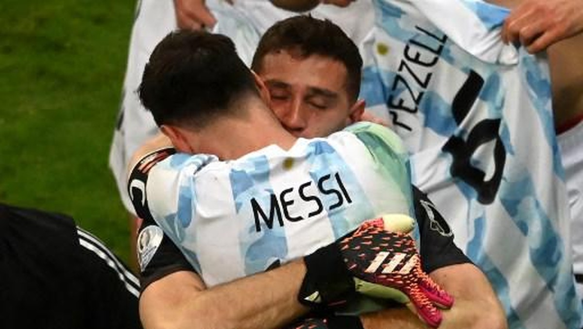 Mantap, Emi! Messi Sampai Puji Begini. Foto: AFP/EVARISTO SA