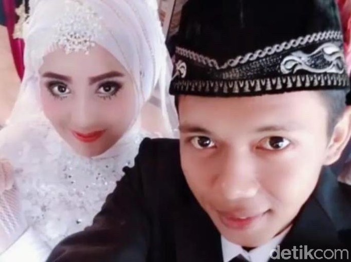Foto pernikahan Sheevi dan Rico. Foto pernikahan Sheevi dan Rico.