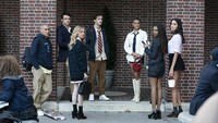 Ada yang kangen akun gosip yang satu ini? Gossip Girl kembali dengan cerita dan konflik baru juga wajah-wajah yang fresh. Episode 1 sudah tayang di HBO Go dan bakal hadir satu kali seminggu berbarengan dengan penayangan di Amerika Serikat. Gossip Girl mengambil latar sekolah swasta di Manhattan, New York. Kristen Bell akan kembali menjadi narator buat serial ini seperti halnya versi originalnya. (Foto: dok. HBO Go)