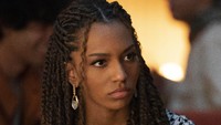 Savannah Lee Smith memerankan Monet de Haan. (Foto: dok. HBO Go) 