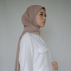 7 Tutorial Hijab Pashmina Bahan Jersey Bikin Pipi Tirus
