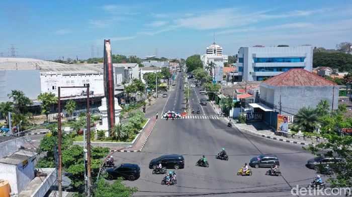 Jalan Veteran Gresik ditutup
