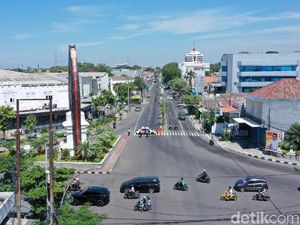 Gresik Tutup Akses Jalan Utama Menuju Surabaya Selama PPKM Darurat
