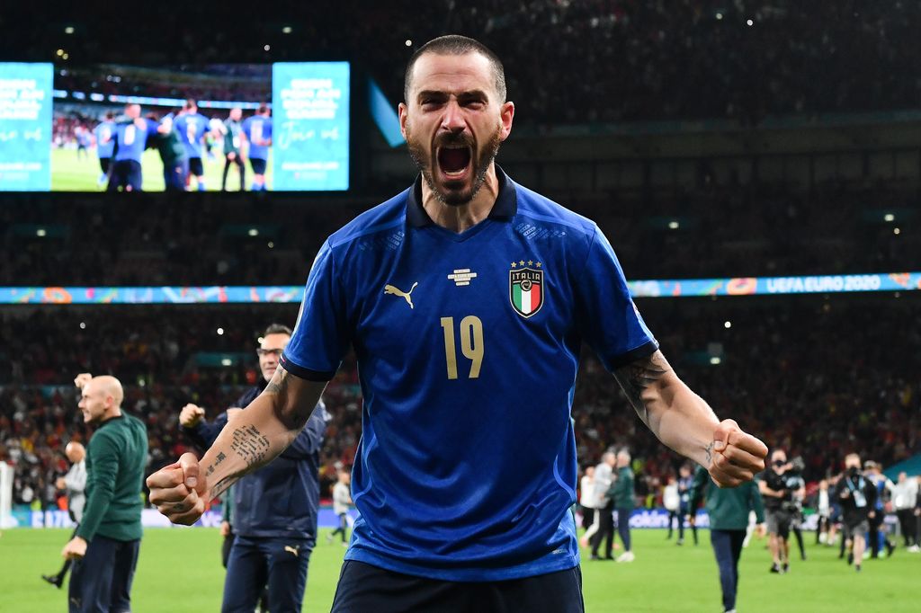 LONDON, ENGLAND - JULY 06: Leonardo Bonucci of Italy celebrates following their team's victory in the penalty shoot out after the UEFA Euro 2020 Championship Semi-final match between Italy and Spain at Wembley Stadium on July 06, 2021 in London, England. (Photo by Justin Tallis - Pool/Getty Images)