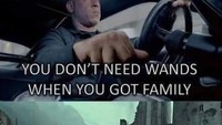 Akun twitter @TeddiTurnbuckle juga membuat meme yang menggambarkan Vin Diesel terjun ke dunia Harry Potter. Dia melawan musuh besar Harry Potter di pertempuran terakhirnya dengan mengandalkan ‘keluarga’. Foto: twitter @TeddiTurnbuckle