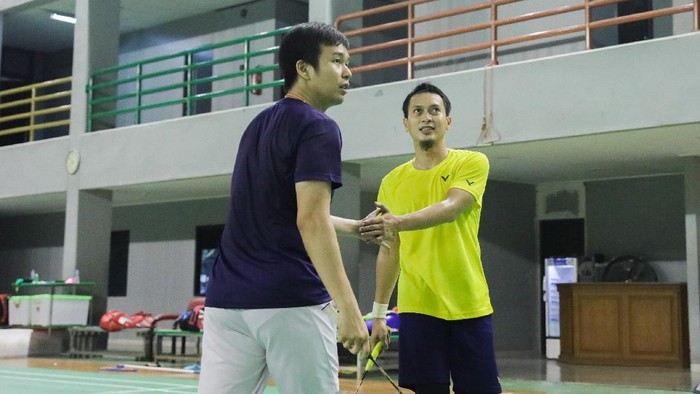 Hendra Setiawan/Mohammad Ahsan tinggak menjaga kesehatan menjelang berangkat ke Olimpiade Tokyo.
