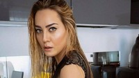 Paola Saulino menyebut Macron melobi agar Prancis menang di Eurovision. Foto: Instagram