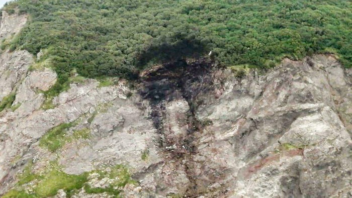The 28 people on board included six crew and 22 passengers, including two minors. All are presumed dead - RUSSIAN EMERGENCY SITUATIONS MINISTRY/AFP