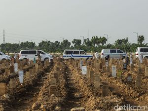 10 Petak Makam di TPU Rorotan Ambles, Pemprov DKI: Kondisinya Tak Parah