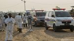 Pilu Antrean Ambulans di TPU Rorotan