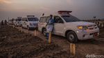 Pilu Antrean Ambulans di TPU Rorotan