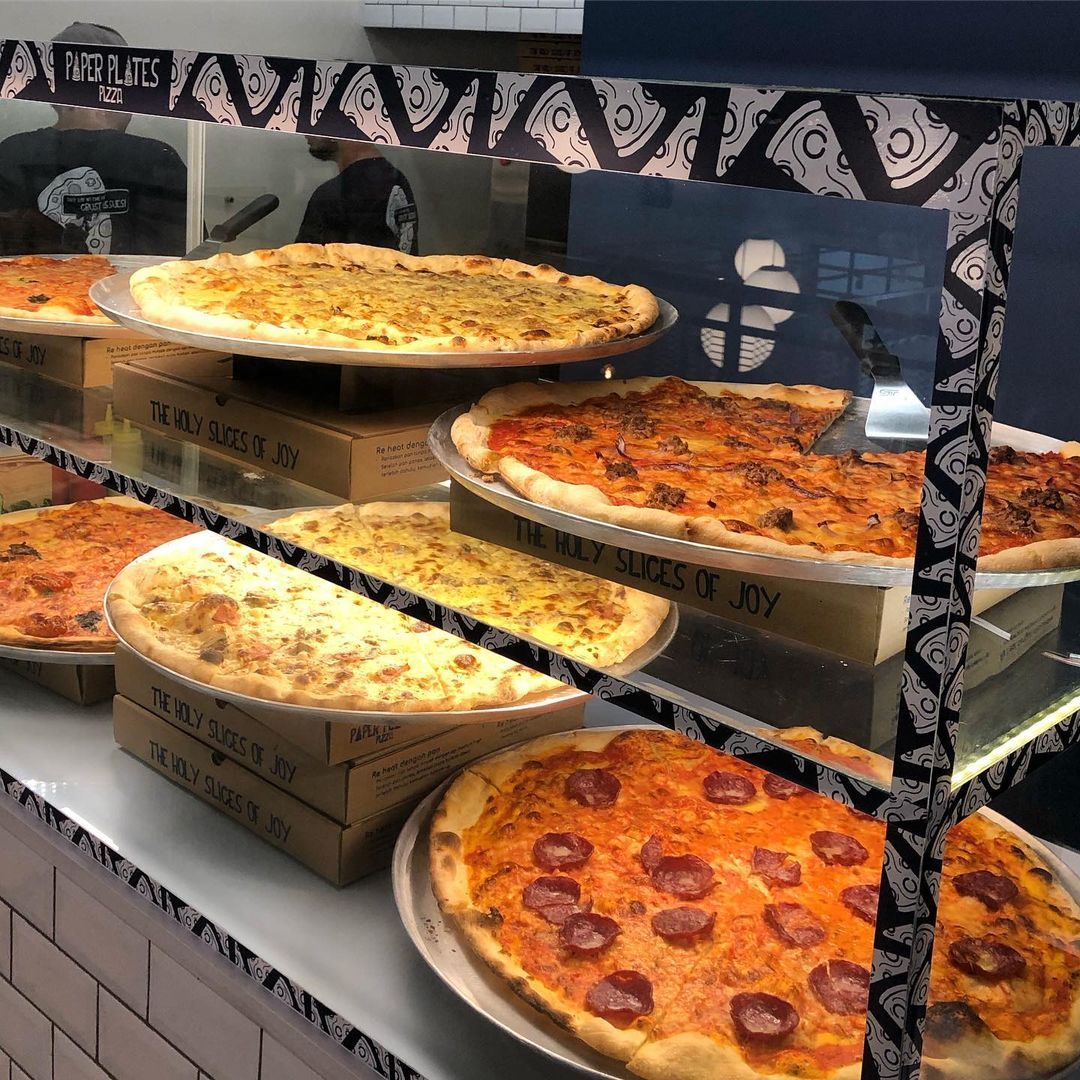 Wow! Pizza Ukuran Jumbo Bisa Dipesan Online di 5 Tempat Ini