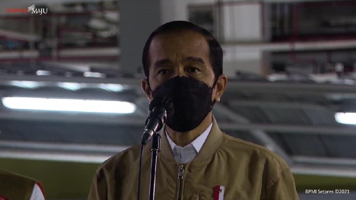 Presiden Jokowi saat meninjau Rusun Pasar Rumput (YouTube Sekretariat Presiden)