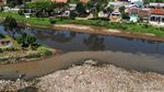 Prihatin, Melihat Kotornya Sungai Citarum dan Bersihnya Sungai Citarik