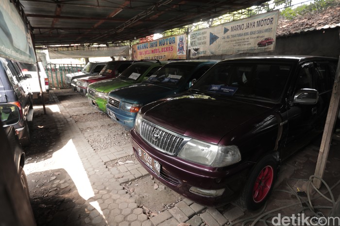 Stok mobil bekas di dealer Marno Jaya Motor