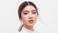 Tiara Andini didapuk memerankan The Girl yang dalam versi Korea dimainkan oleh Jun Ji Hyun. (Foto: Instagram Tiara Andini)