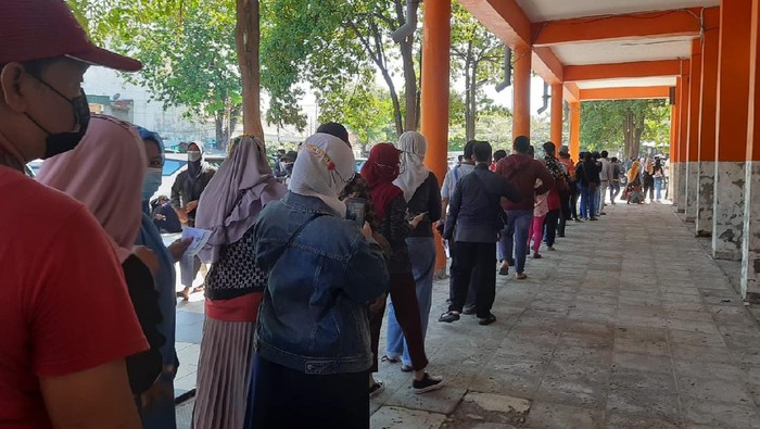 vaksinasi di stadion tambaksari