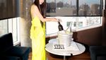 Terlihat Awet Muda Saat Ultah ke-72, Ini Pose Vera Wang bersama Kue Ultah