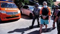 Polisi berhasil meringkus pelaku dengan operasi tangkap tangan (OTT) pada 1 Juli 2021 ketika meminta uang sisa kepada korban di parkiran sebelah Pepito Express Jalan Raya Kerobokan, Kabupaten Badung.