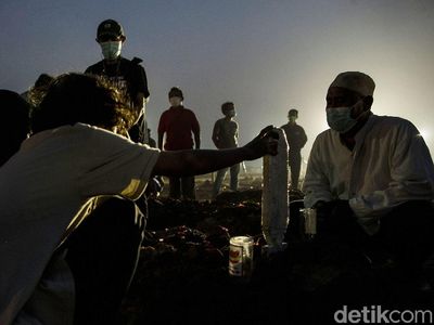 Ya Allah! Indonesia Pecah Rekor Kematian Corona Tembus 1.040